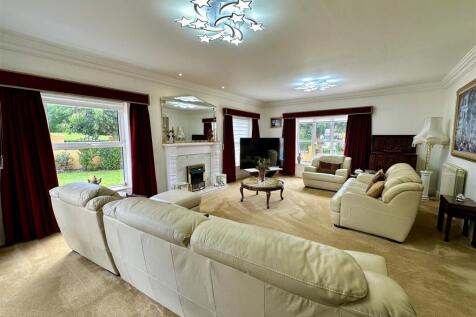 Living Room 2 QV.jpg