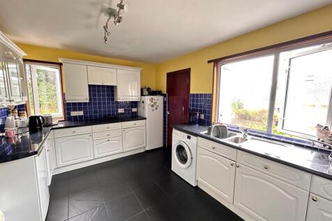 kitchen 2.jpg