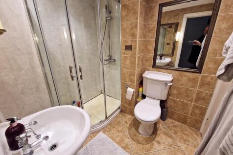 Apt 3, 3 Derby Road, Douglas (4).jpg