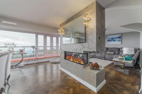 1st Floor Open-Plan Living Space