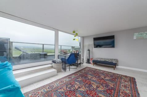 2nd Floor - Living Area