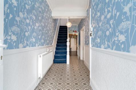Photos 62 Royal Av (3).jpg