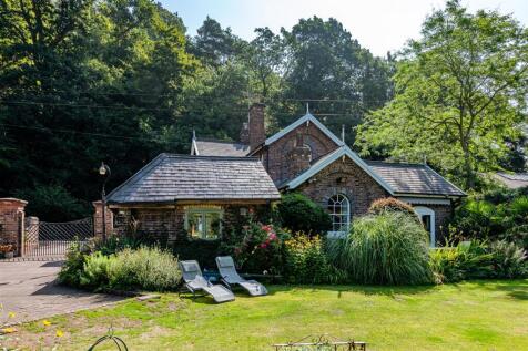 The Old Waterworks Cottage-externals-01.jpg