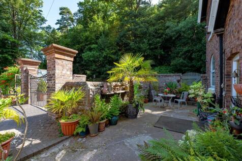 The Old Waterworks Cottage-externals-09.jpg