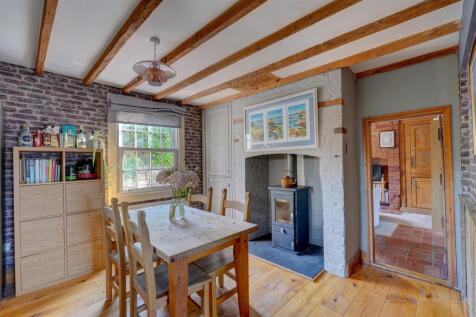 Parkfield Cottage (24).jpg