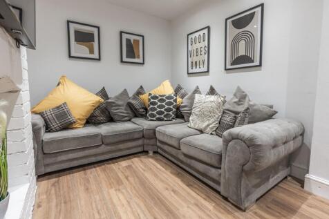 Kitchen/ lounge