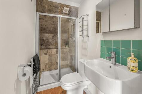 En-suite (3)