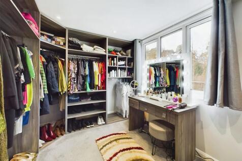 Dressing Room or ...
