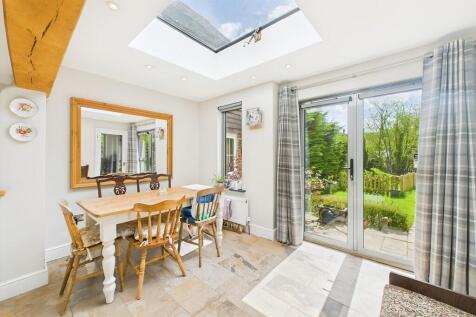 dining to garden