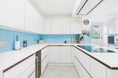kitchen;