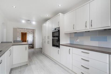 Skelmorlie Castle Rd 7.jpg