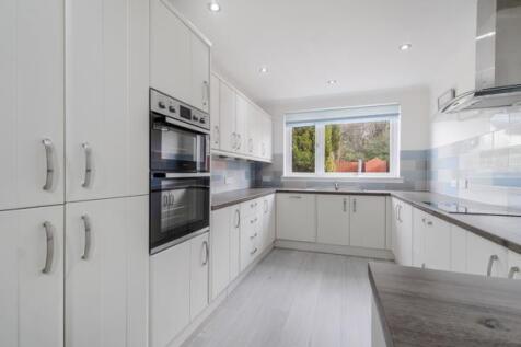 Skelmorlie Castle Rd 8.jpg