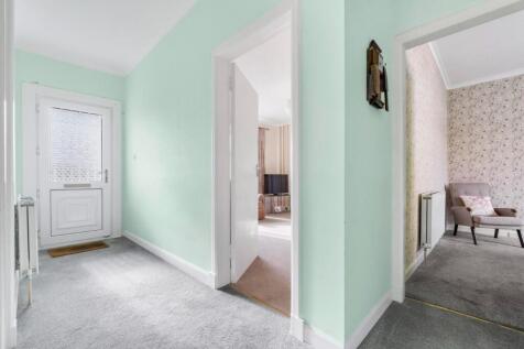 7_4 blytheswood crescent, largs  (21).jpg