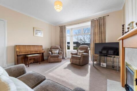 8_4 blytheswood crescent, largs  (6).jpg