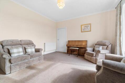6_4 blytheswood crescent, largs  (5).jpg