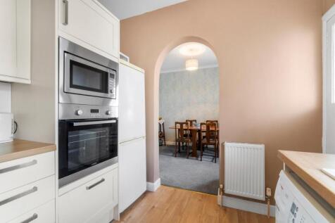 11_4 blytheswood crescent, largs  (9).jpg