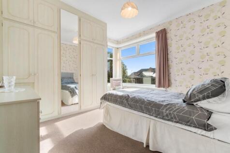 15_4 blytheswood crescent, largs  (13).jpg