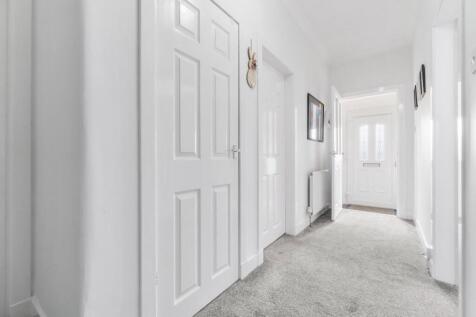 5_22 hutton park crescent, largs  (19).jpg