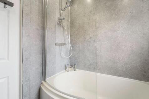 21_22 hutton park crescent, largs  (17).jpg