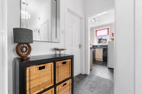 23_22 hutton park crescent, largs  (20).jpg