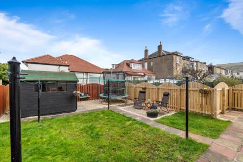 25_22 hutton park crescent, largs  (23).jpg
