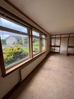Lounge/Dining Room (L-shaped)