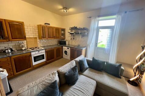 Lounge / Kitchen