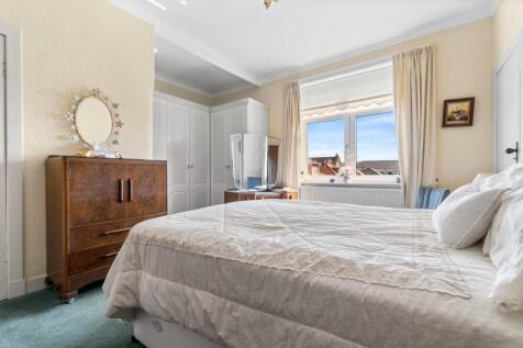 10_20 hutton park crescent, largs (10).jpg