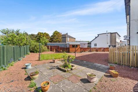 15_20 hutton park crescent, largs (15).jpg