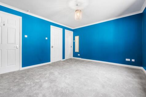 16_19 rosebank gardens, largs  (16).jpg