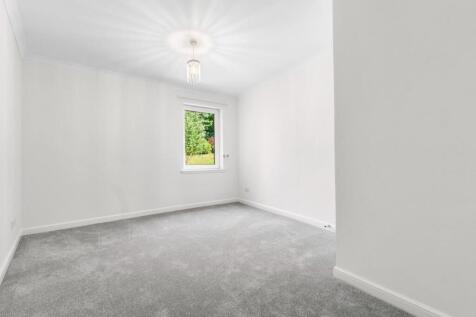20_19 rosebank gardens, largs  (20).jpg