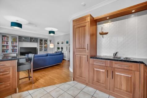 Lounge/Dining/Kitchen