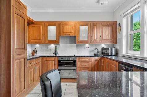 Lounge/Dining/Kitchen