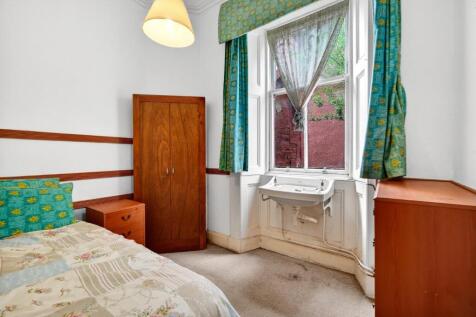 15_17 stanlane place, largs _14.jpg