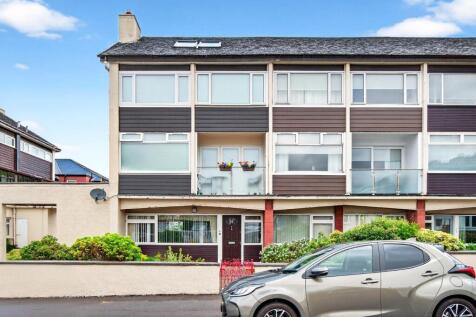 1_6 broom court, largs_01.jpg