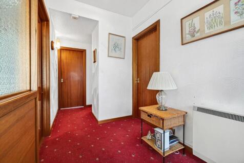 3_6 broom court, largs_12.jpg