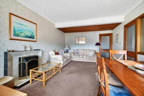 5_6 broom court, largs_05.jpg