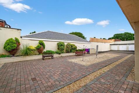 17_6 broom court, largs_15.jpg