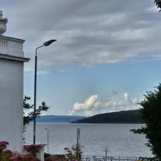 6 Broom Court seaview.jpg