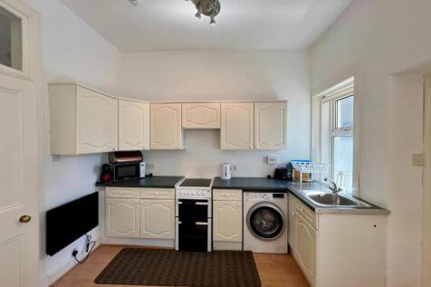 Living Room / Kitchen