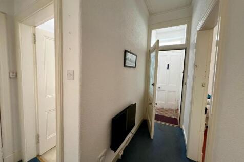 L-Shaped Hallway