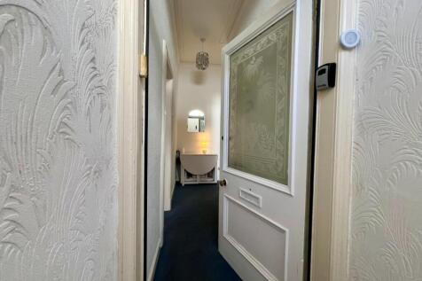 L-Shaped Hallway