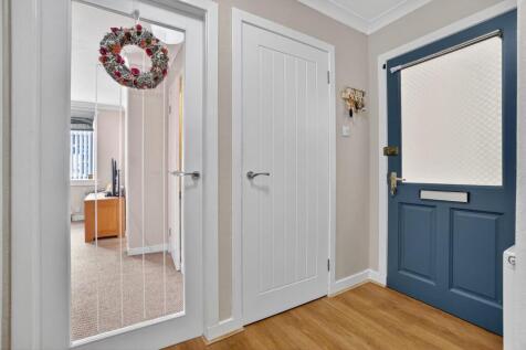 19a allanpark street, largs _03.jpg