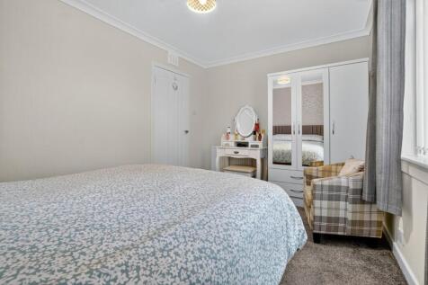 19a allanpark street, largs _11.jpg