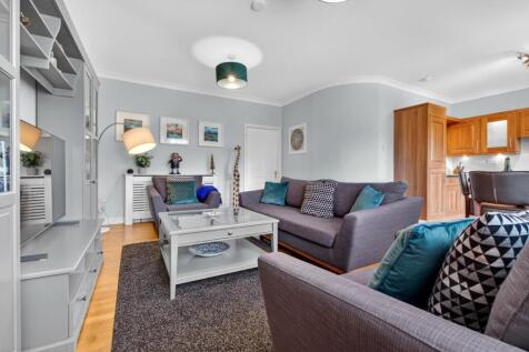 Lounge/Dining/Kitchen