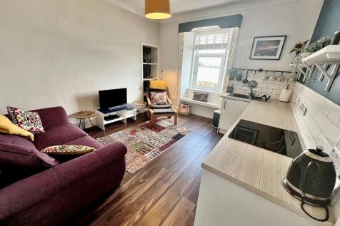 Lounge / Kitchen
