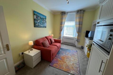 Living Room / Kitchen