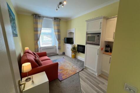 Living Room / Kitchen