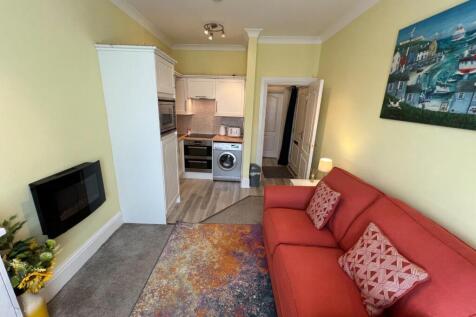 Living Room / Kitchen