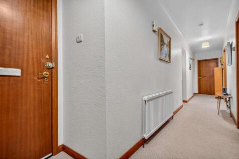 2 fernside, brisbane street, largs _06.jpg
